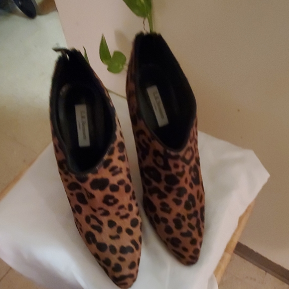 L.K Bennett Leopard print booties Shoes - Picture 2 of 2